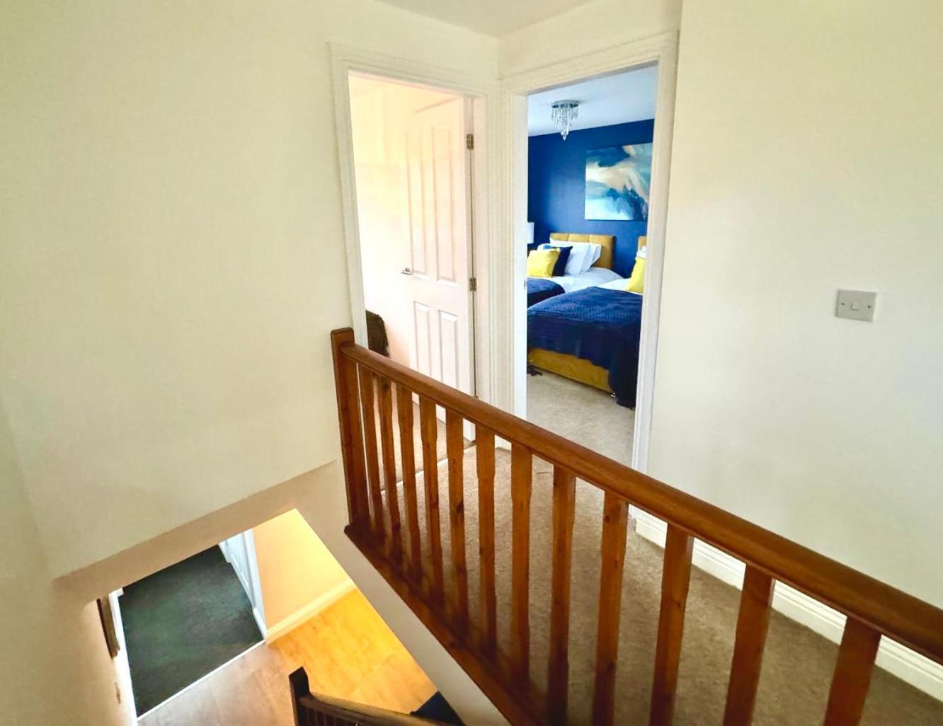 3Br House Ossett-Wakefield, Free Parking 3 Cars Wi Fi Long Stays Exterior photo