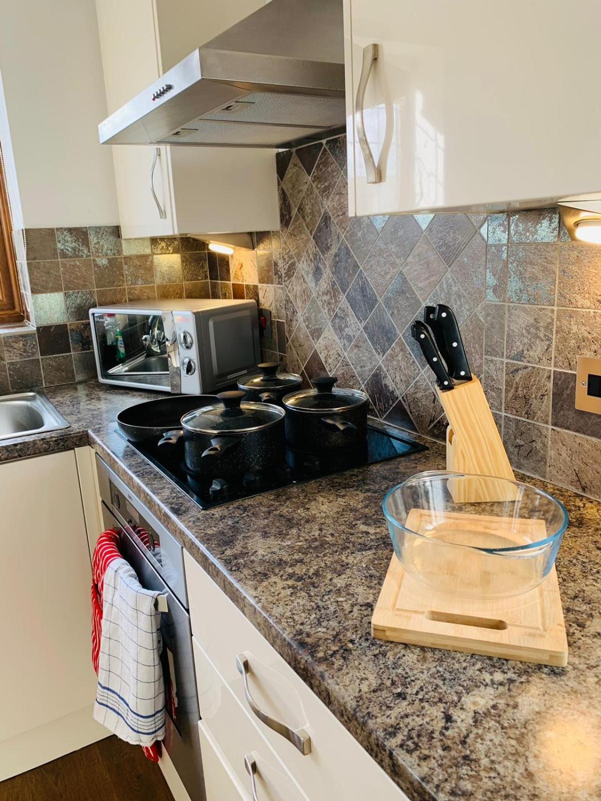 3Br House Ossett-Wakefield, Free Parking 3 Cars Wi Fi Long Stays Exterior photo