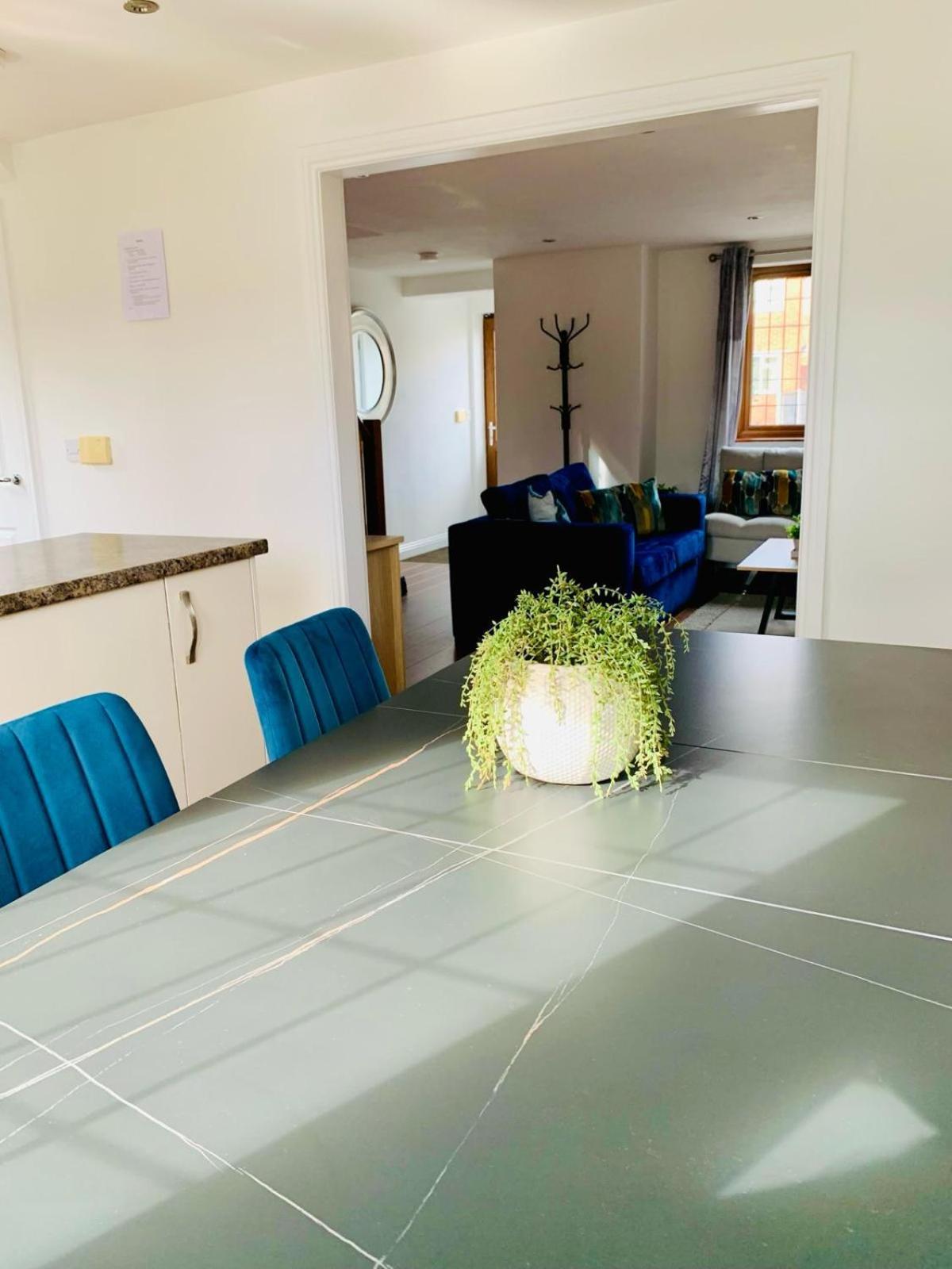 3Br House Ossett-Wakefield, Free Parking 3 Cars Wi Fi Long Stays Exterior photo